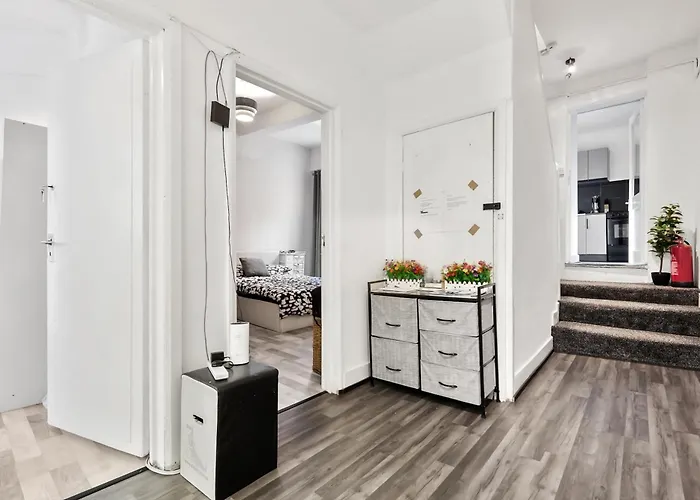 Cozy Twin Bed Retreat In City Center